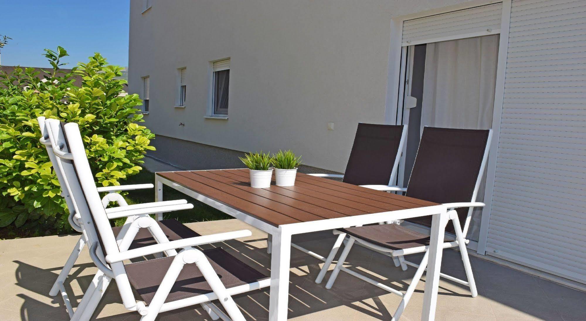 Apartments Roses Stobreč Exteriör bild